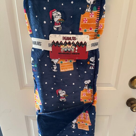 Peanuts Snoopy Blue Christmas Reversible Throw Blanket 50x70” Gingerbread House - Picture 1 of 4